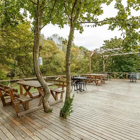 بيت للعطل Mesmerizing Tiny House On Riverside In