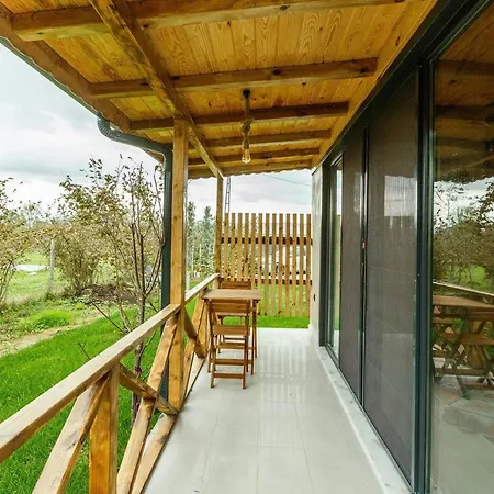 بيت للعطل Mesmerizing Tiny House On Riverside In