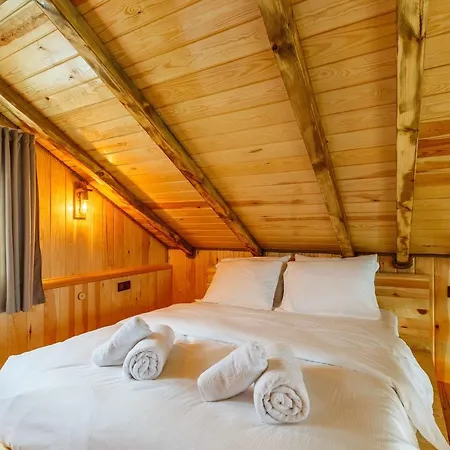 Mesmerizing Tiny House On Riverside In Holiday home Sile