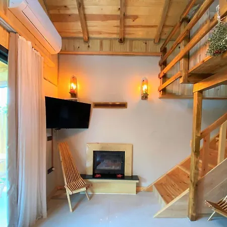 Holiday home Mesmerizing Tiny House On Riverside In *